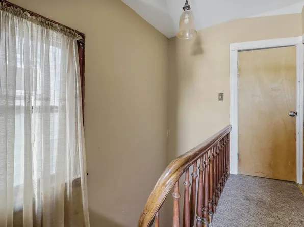 46 Highwood Terrace image 8 of 30