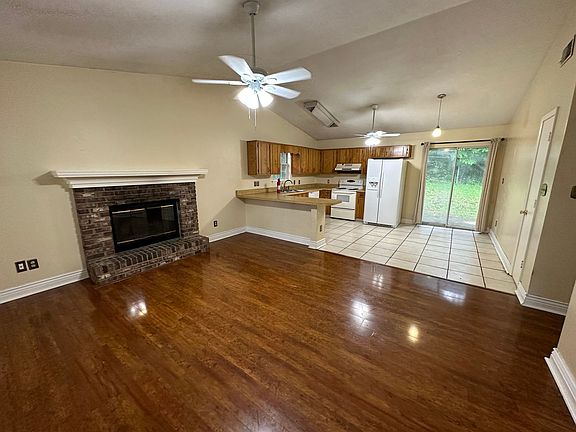 2nd image of 4078 Cottage Wood Trl