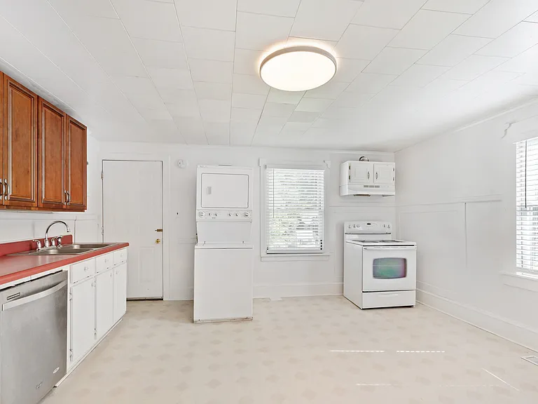 2308 Gin St #B — Photo 4