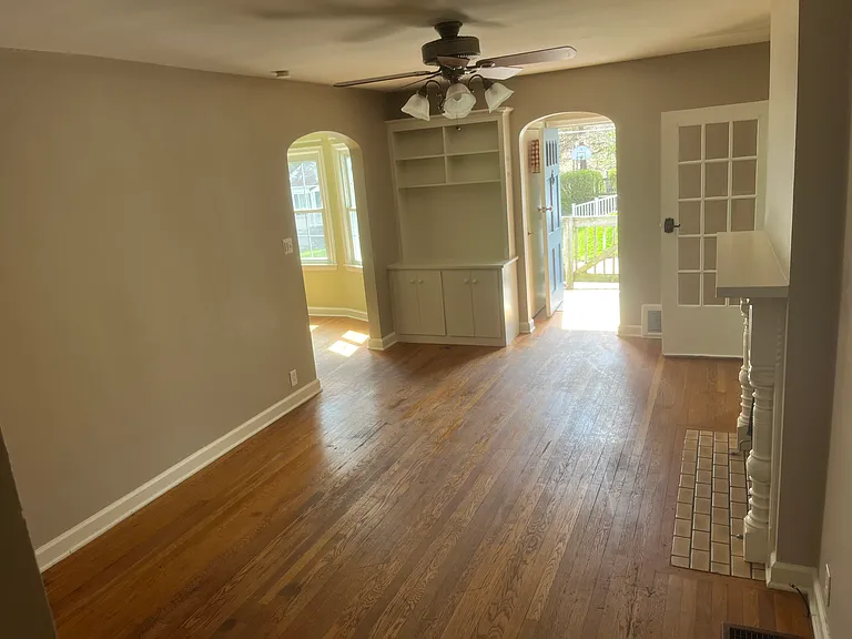 2069 Norwood Blvd — Photo 3