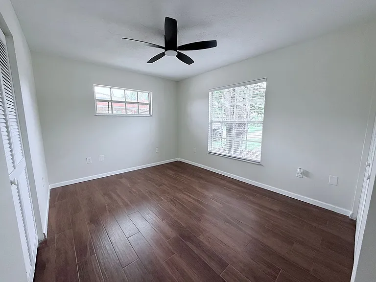 2953 Oak St — Photo 20