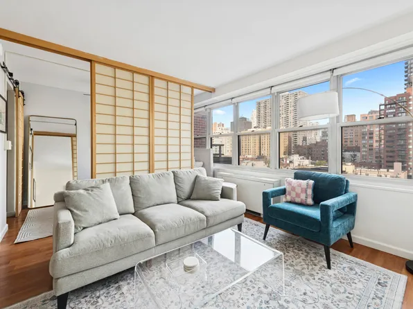 363 East 76th Street image 4 of 16