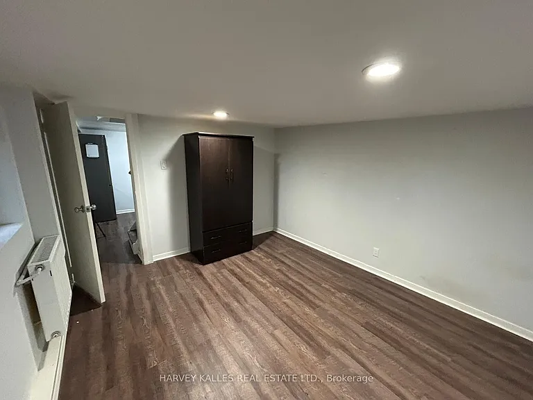 1098 Bathurst St #3 — Photo 3