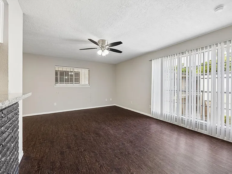Emerson Street Apartments — Photo 13