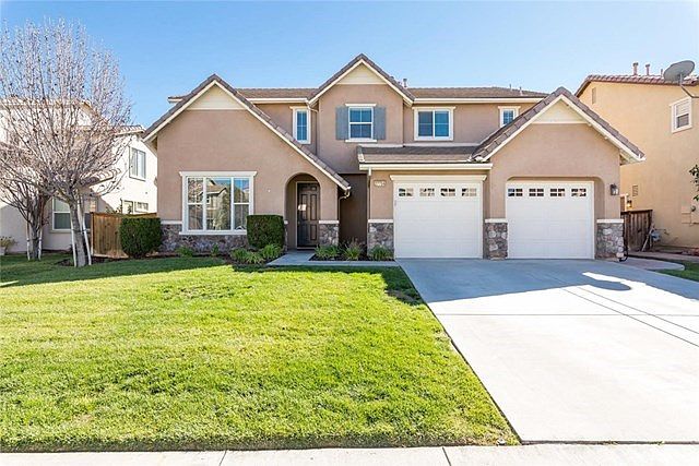 1st image of 27756 Carlton Oaks St