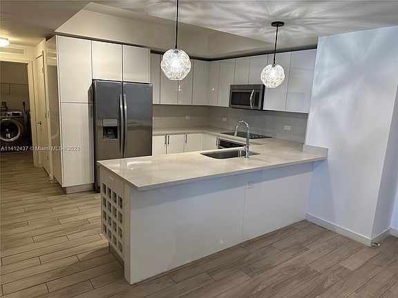 3rd image of 999 SW 1st Ave APT 1716