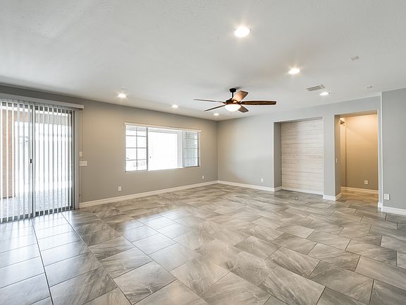 3rd image of 4962 N Amarillo Cir