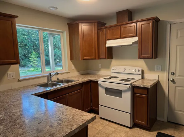20675 Indianola Rd NE, Poulsbo, WA 98370