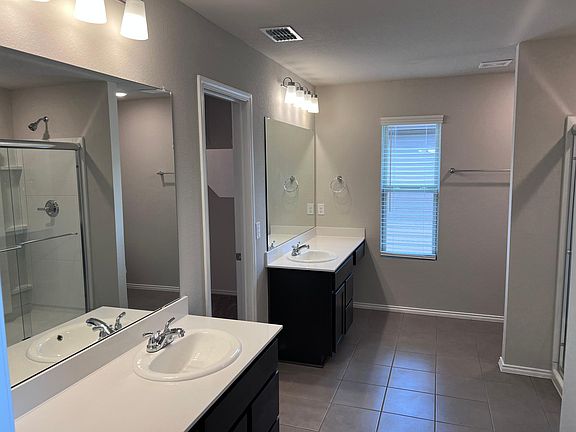4th image of 954 Hurstwood Dr