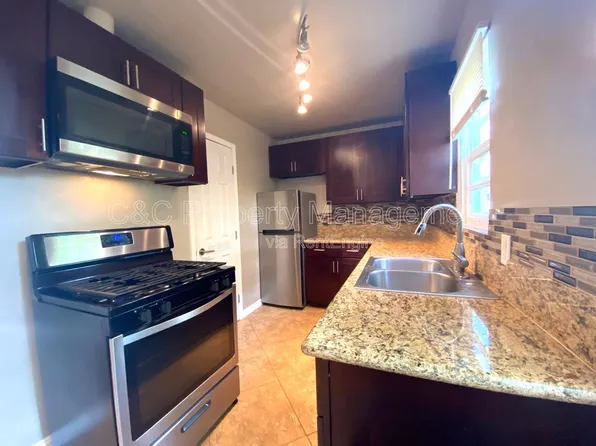 114 Maple St #4, Santa Cruz, CA 95060