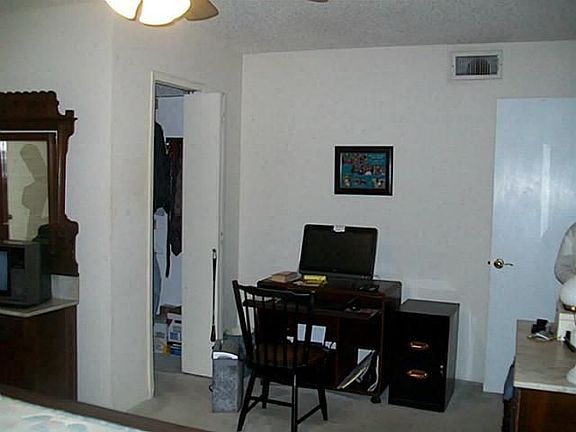4th image of 2926 Big Ben Ln