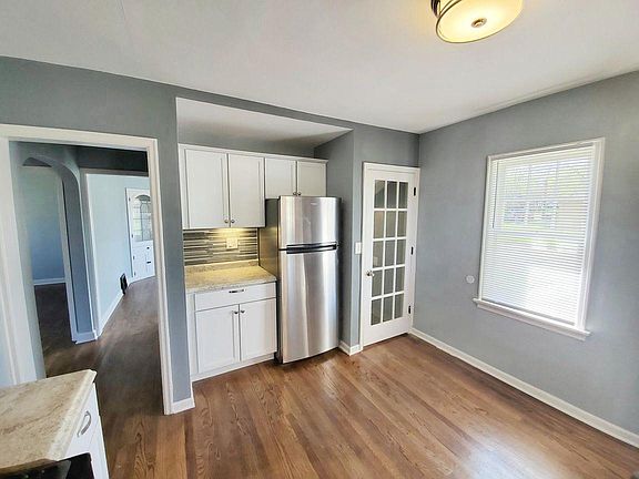 5th image of 6994 W Medford Ave