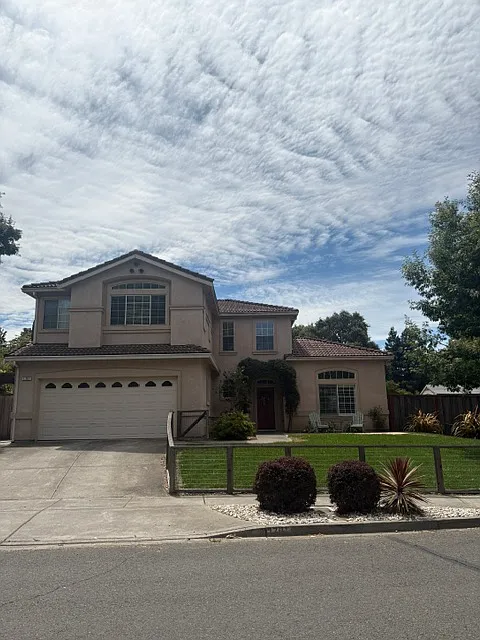 4 bed, 2067 sqft, $4,800 — Photo 1