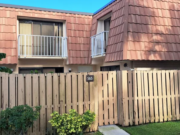 565 Green Springs Place, West Palm Beach, FL 33409