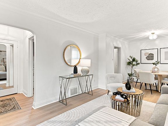 5th image of 132 Wesley St