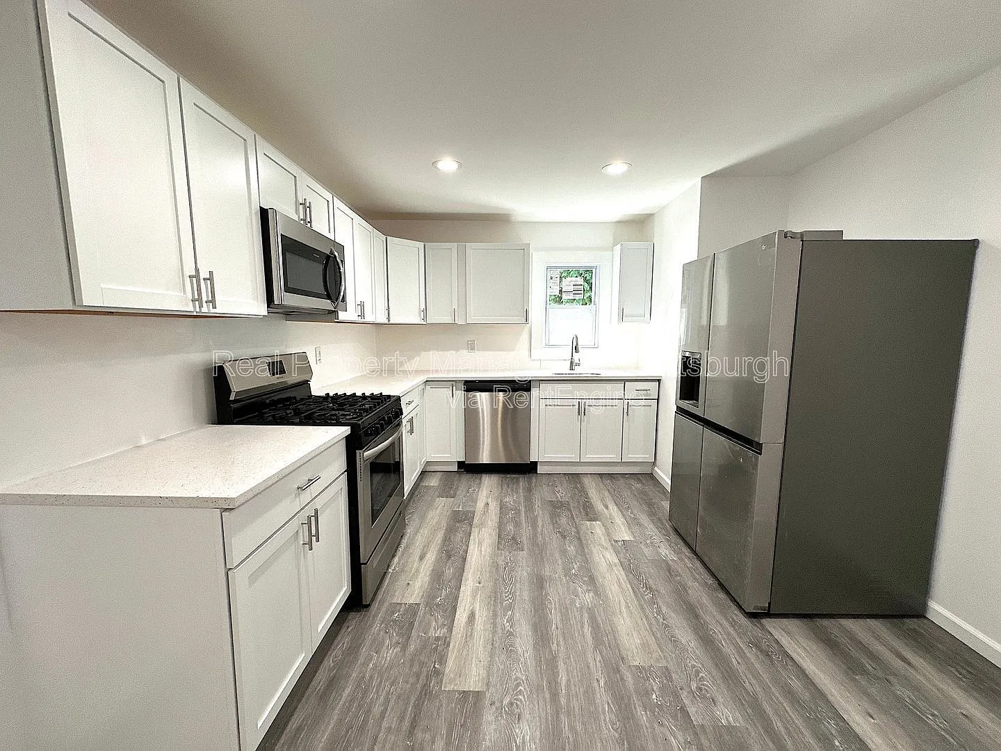 3 bed, 2.0 bath, 1325 sqft, $1,695 — Photo 2
