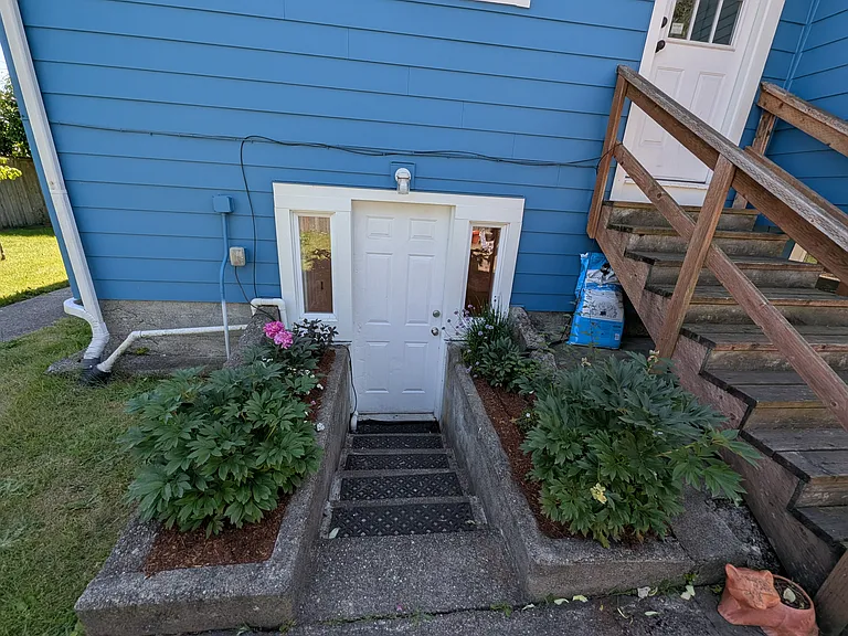 1208 10th St #4 — Photo 9