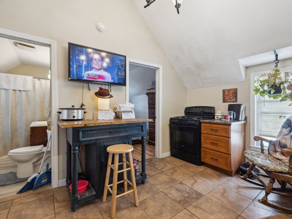 manchester-new-hampshire-95345048 picture