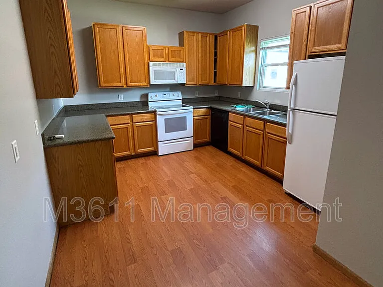 2820 S St — Photo 7