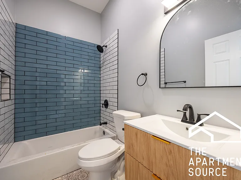1742 N California Ave #2F — Photo 7