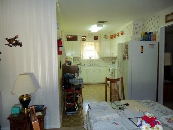 5th image of 102 Pamela Dr