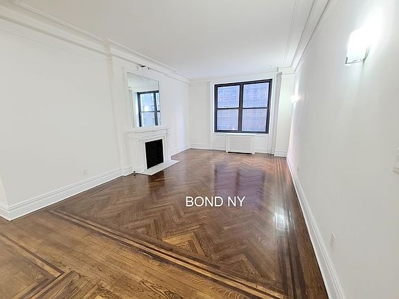 2nd image of 200 W 58th St #B6