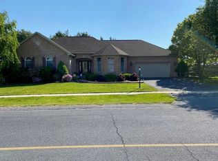 66 Derbyshire Dr, Carlisle, PA 17015