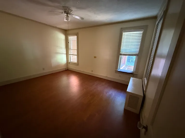 41 E Sunbury St — Photo 13