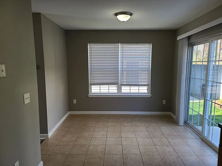 230 Crown Ct — Photo 14