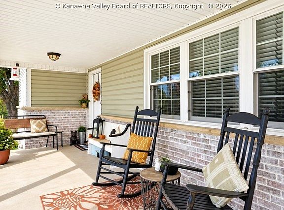 6th image of 51 Quenwood Ln