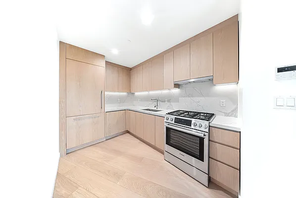 Sold by Modern Spaces | media 2