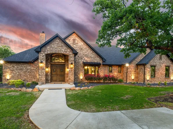 204 Shady Oaks Dr, Runaway Bay, TX 76426