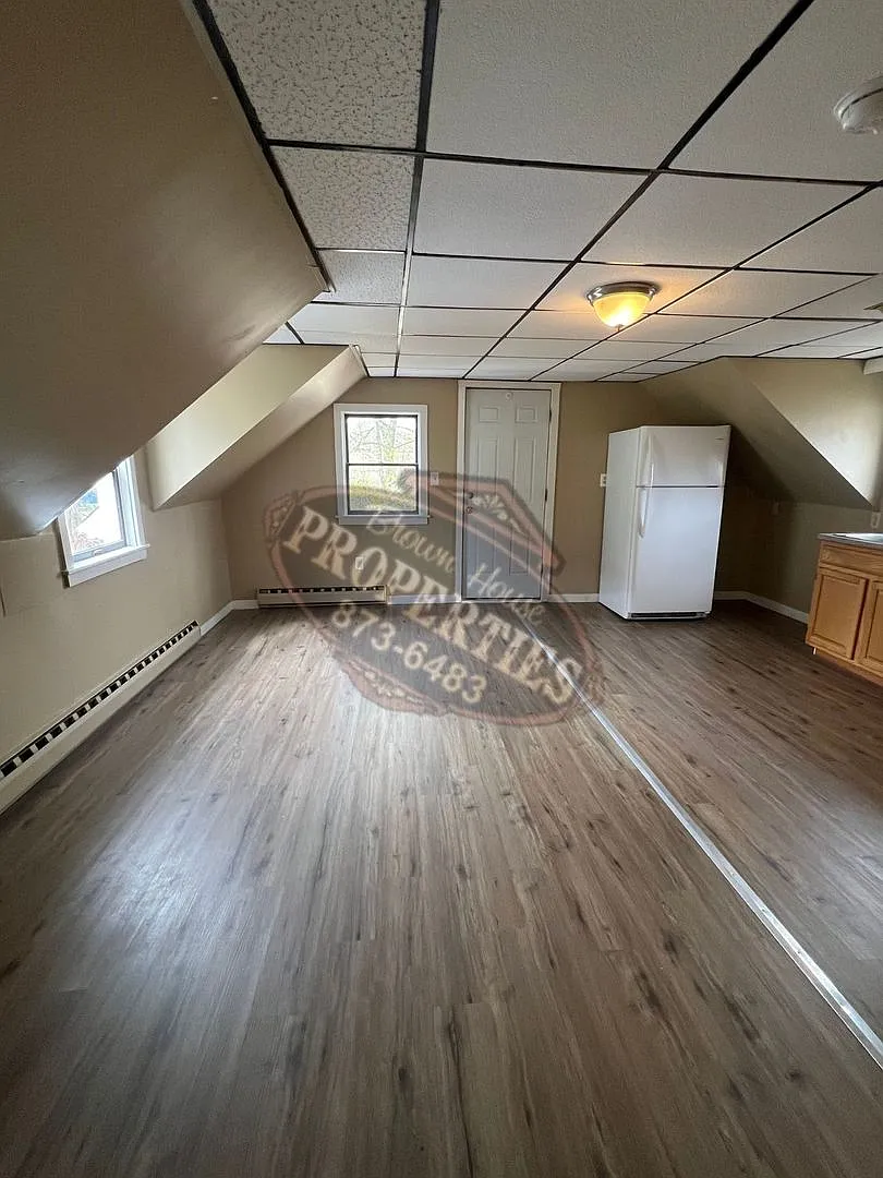 12 Oak — Photo 2