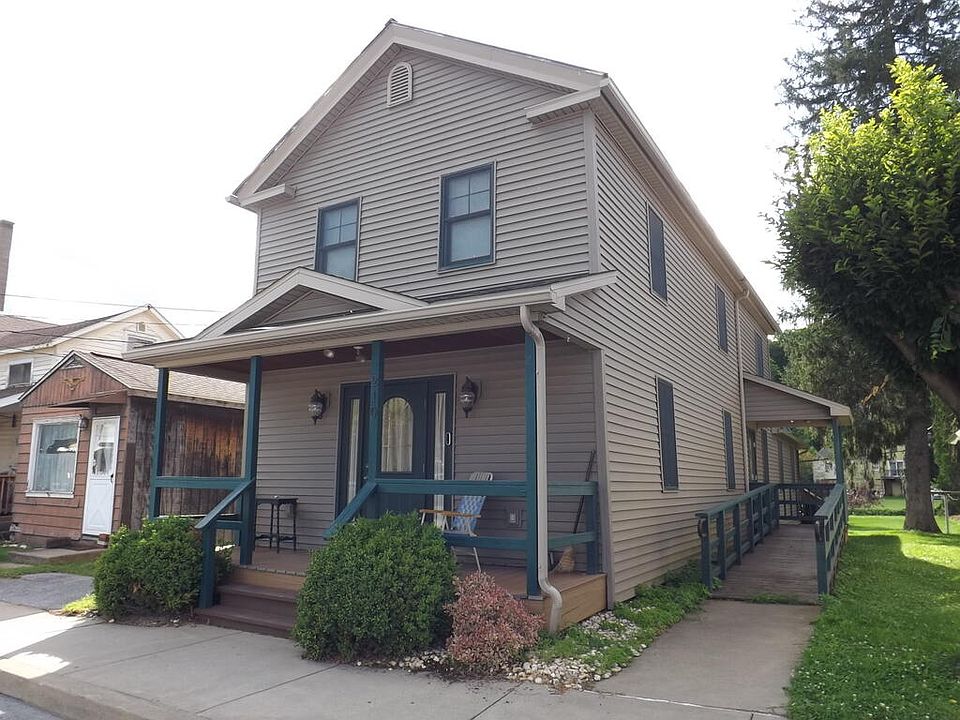 1st image of 210 Center St