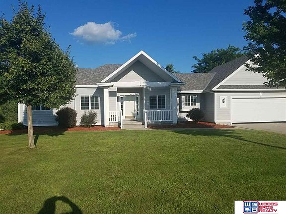 2nd image of 1231 Lakeview Dr