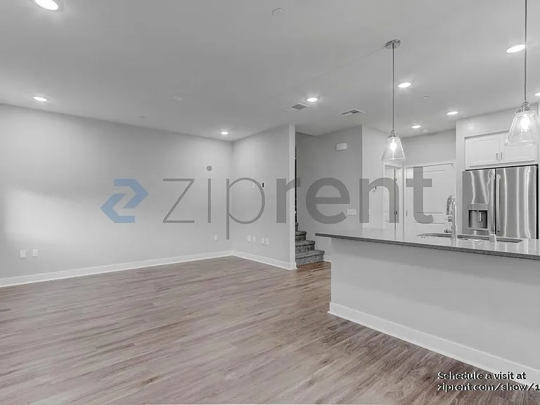 131 Avenida Chapala #105 — Photo 4