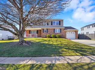 22 Warren Dr, Newark, DE 19702