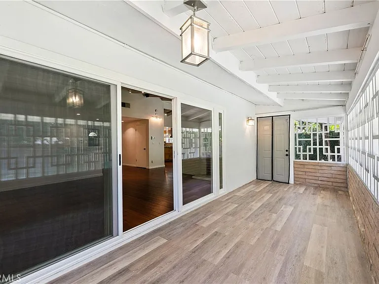 22951 Austin St — Photo 10