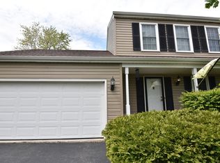 1465 Bridgeport Ln, Aurora, IL 60504