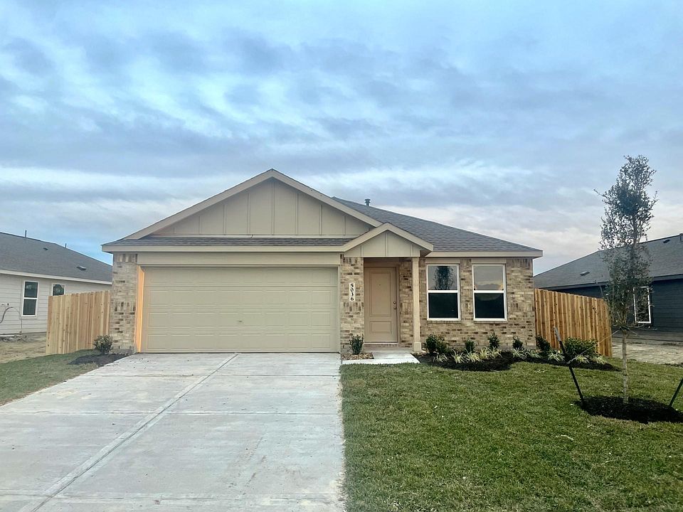 1st image of 648 Burlina Rd