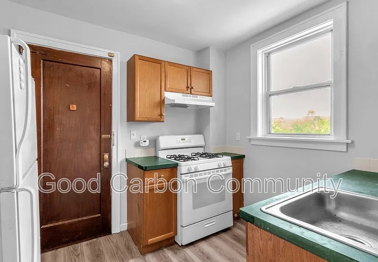2106 Delaware Ave #10 — Photo 6