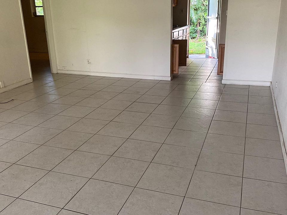 1st image of 2530 NE 11th Ct