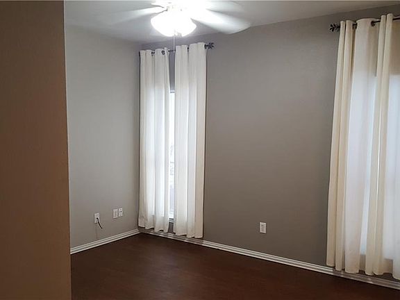 3rd image of 9825 Walnut Hill Dr
