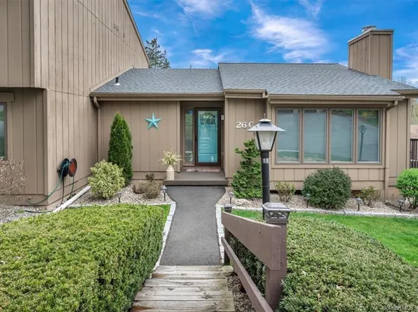 26 Pilgrim Harbor #C, Wallingford, CT 06492