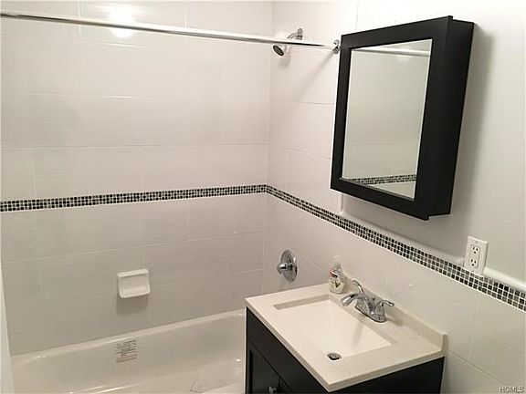 5th image of 4019 Dyre Ave