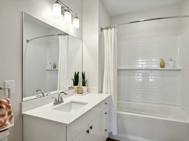 Model Room Secondary Bathroom with Tub