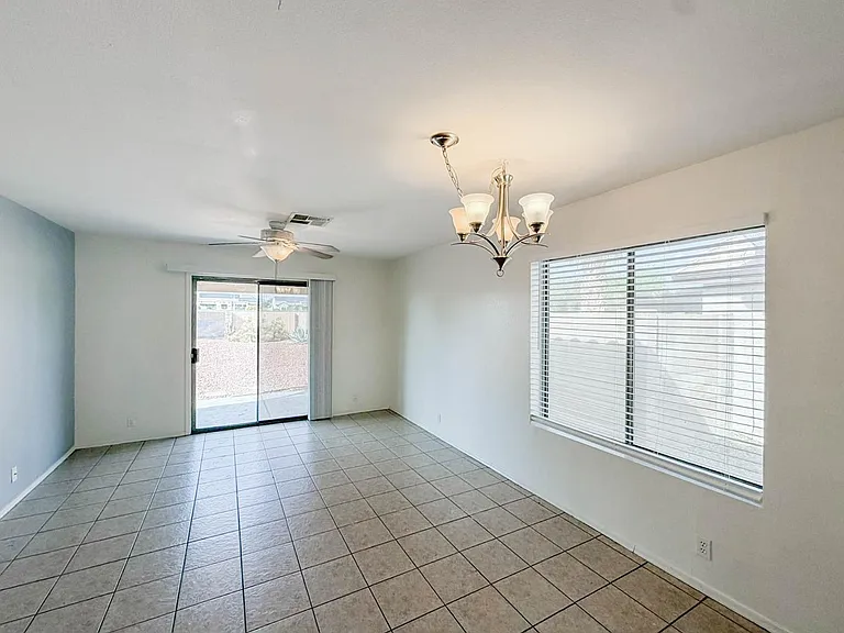 15724 W Smokey Dr — Photo 7