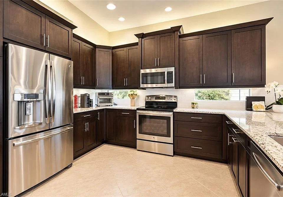 2866 Cinnamon Bay Cir