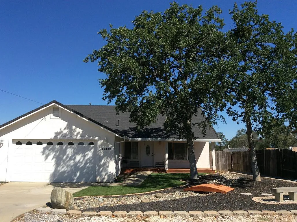22166 River View Dr photo 1