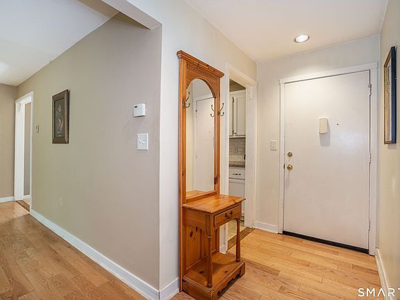 2nd image of 25 Mallard Drive #25